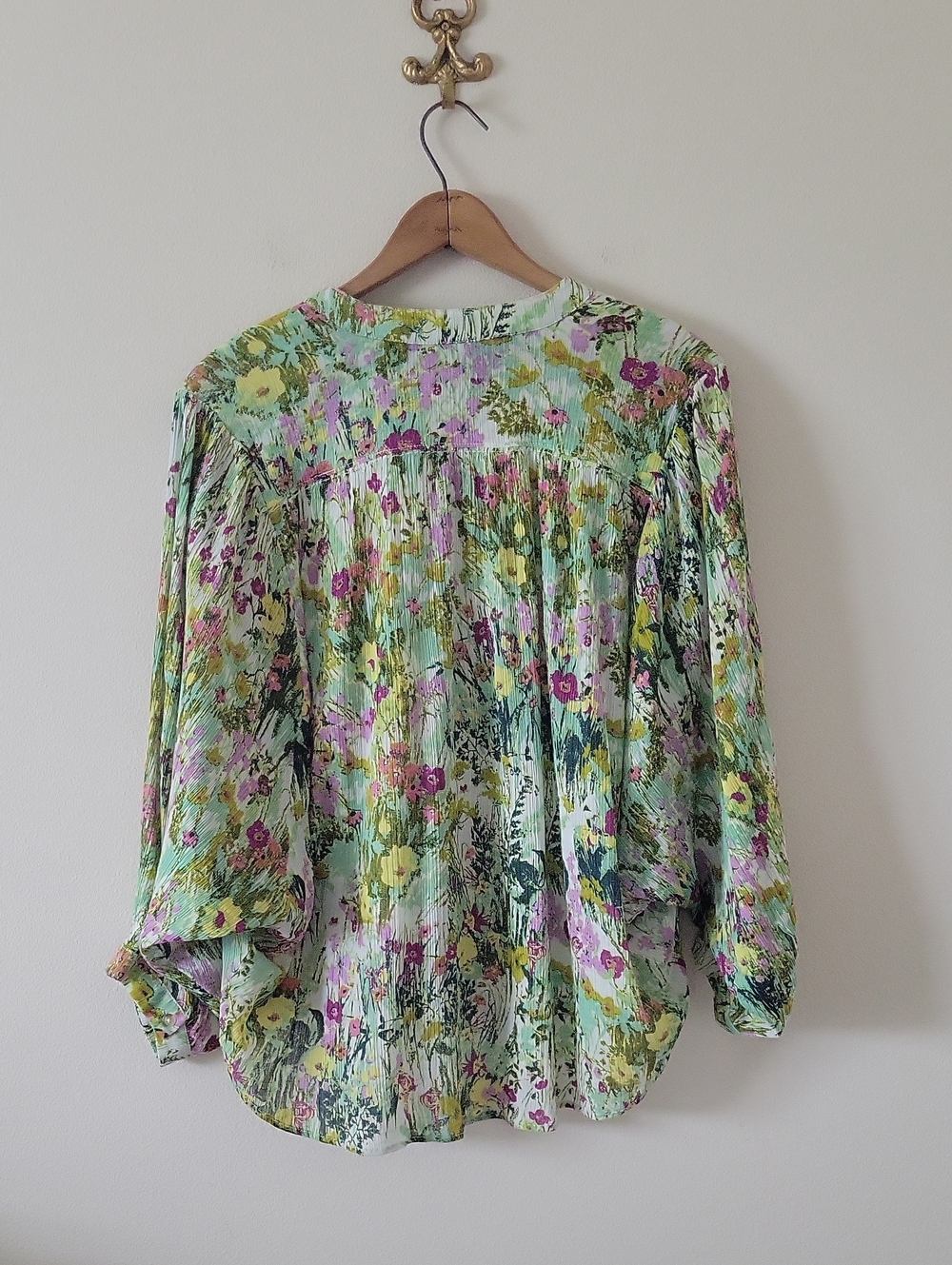 [anthro] Pilcro Green Floral Crinkle Button Down Blouse Size Medium - Picture 5 of 9